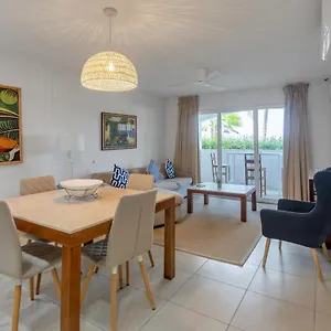 House - Spacious 1 Bedroom Maho
